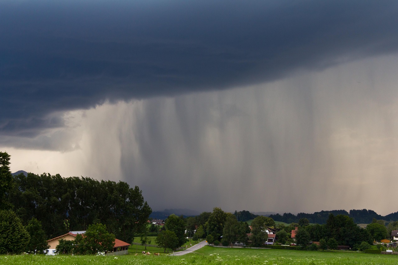 Sommerlicher Wintereinbruch: Heftiges Hagel-Unwetter sorgt in der Steiermark für Chaos Sommerlicher Wintereinbruch: Heftiges Hagel-Unwetter sorgt in der Steiermark für Chaos
